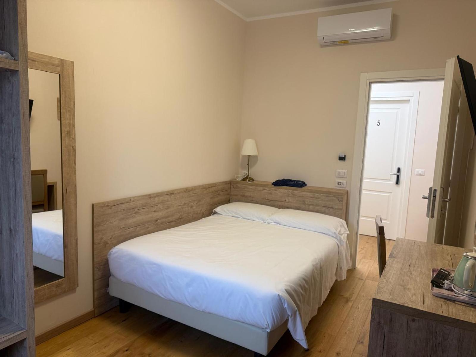 מילאנו Guesthouse Central Station Group - Via Ponte Seveso 18 מראה חיצוני תמונה