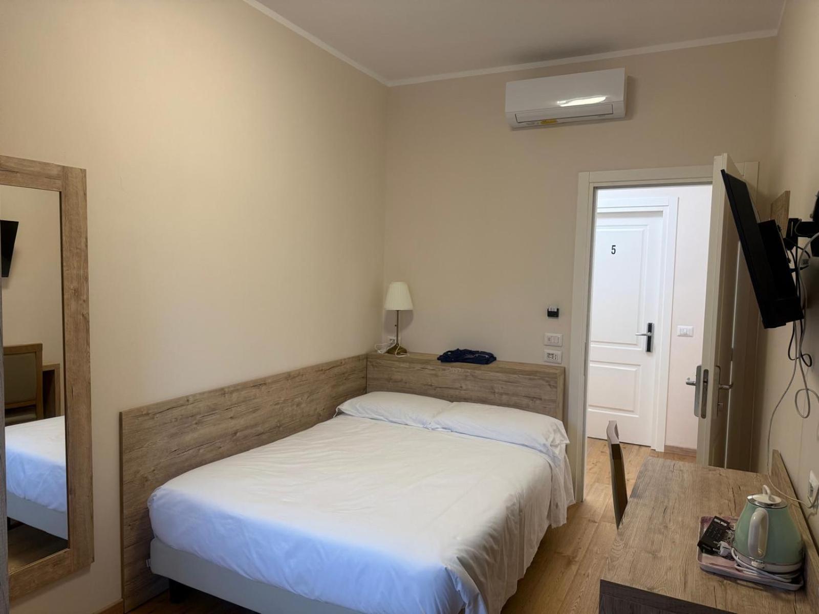 מילאנו Guesthouse Central Station Group - Via Ponte Seveso 18 מראה חיצוני תמונה